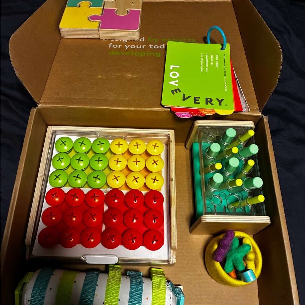 Lovevery Color Sorting & Fine Motor Play Set - Red, Yellow, Green The Companion